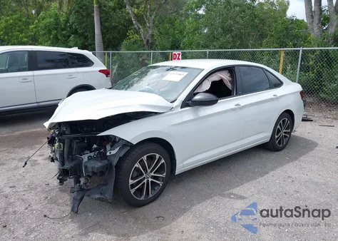 2023 Volkswagen Jetta 1.5T Sport z USA, uszkodzony, nr VIN 3VWBM7BU0PM012689